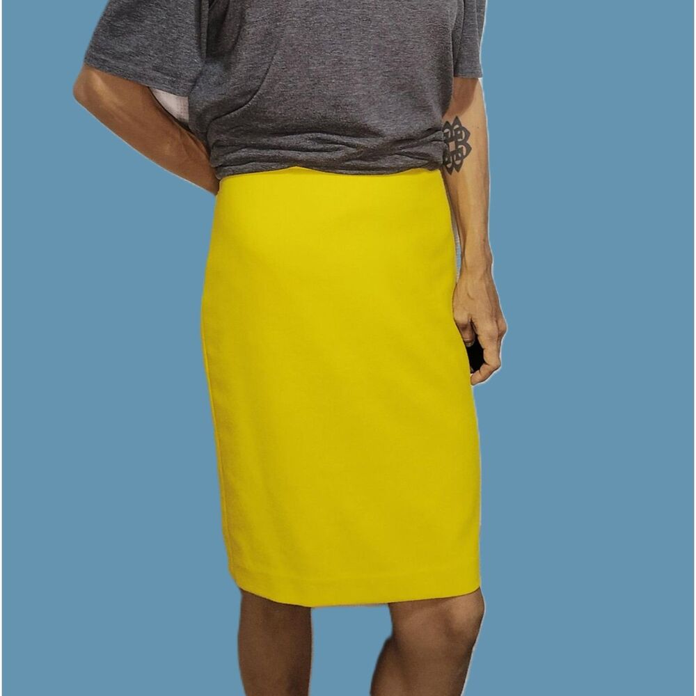 CAbi ~ Bright Yellow Fitted Pencil Skirt ~ Size 0